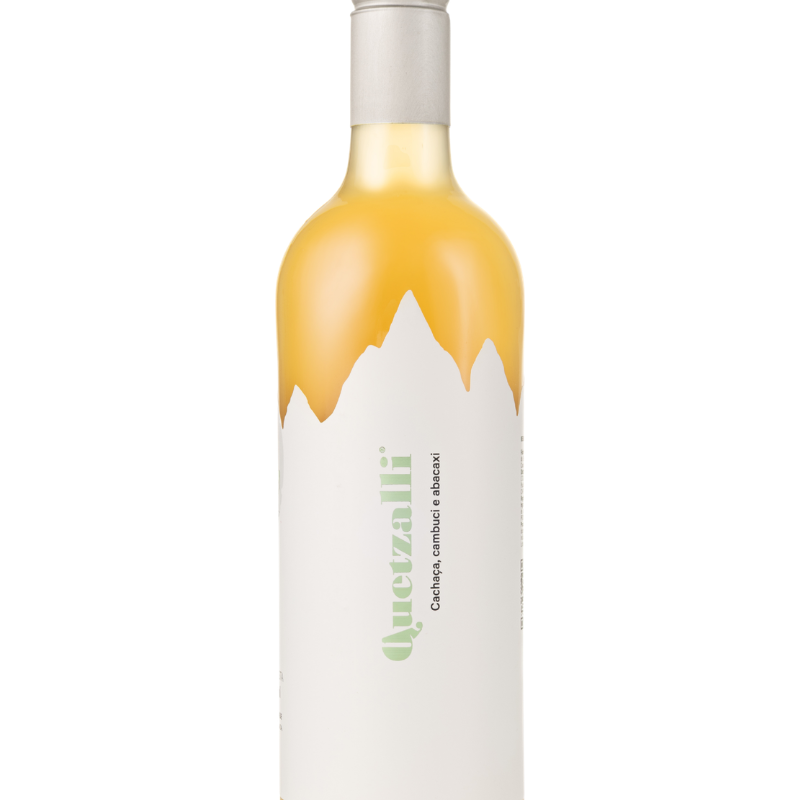 Quetzalli-750-Cachaca-Cambuci-Abacaxi-Garrafa-01.png