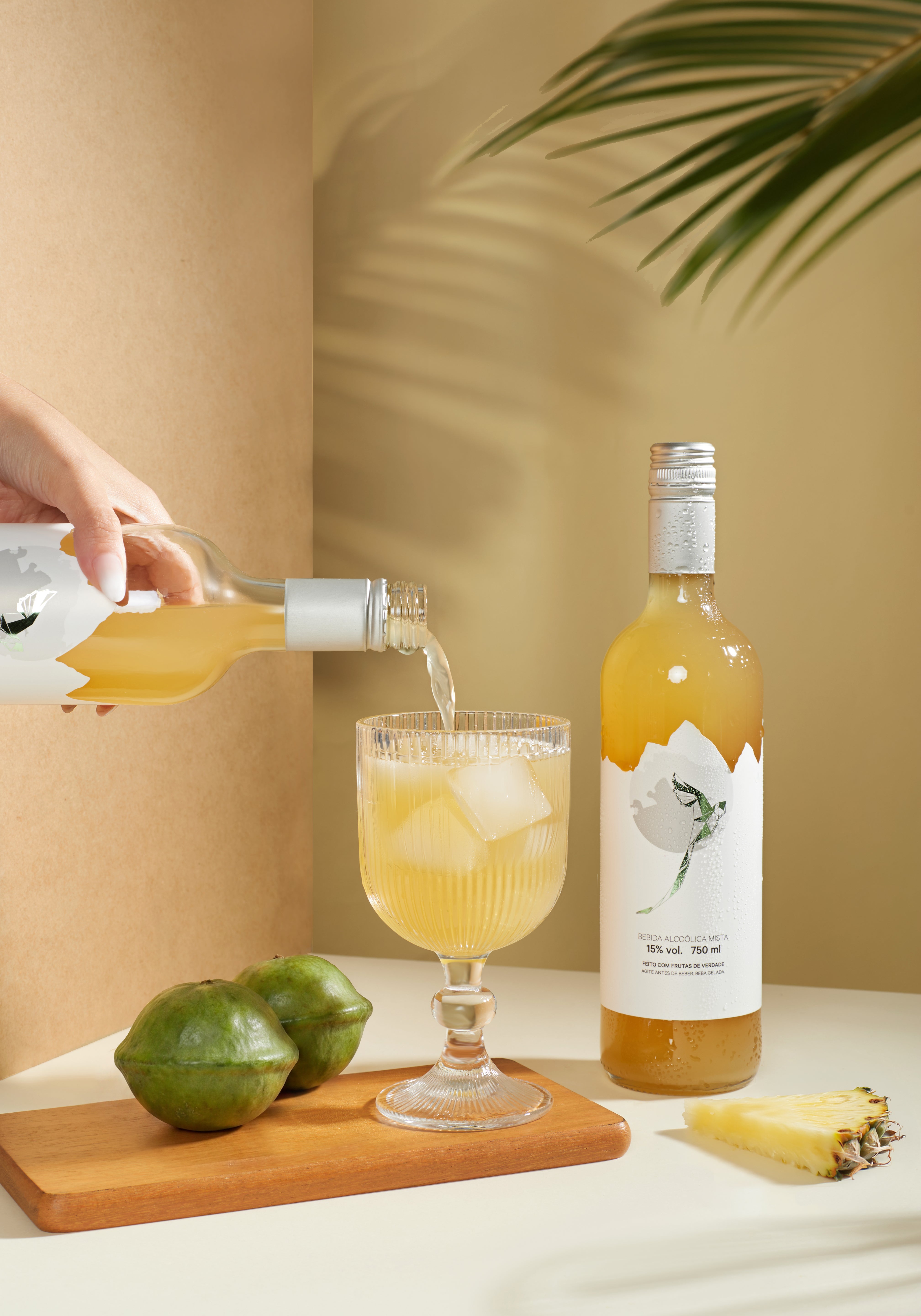 Kit 2 unidades - Cachaça, Cambuci e Abacaxi 750ml