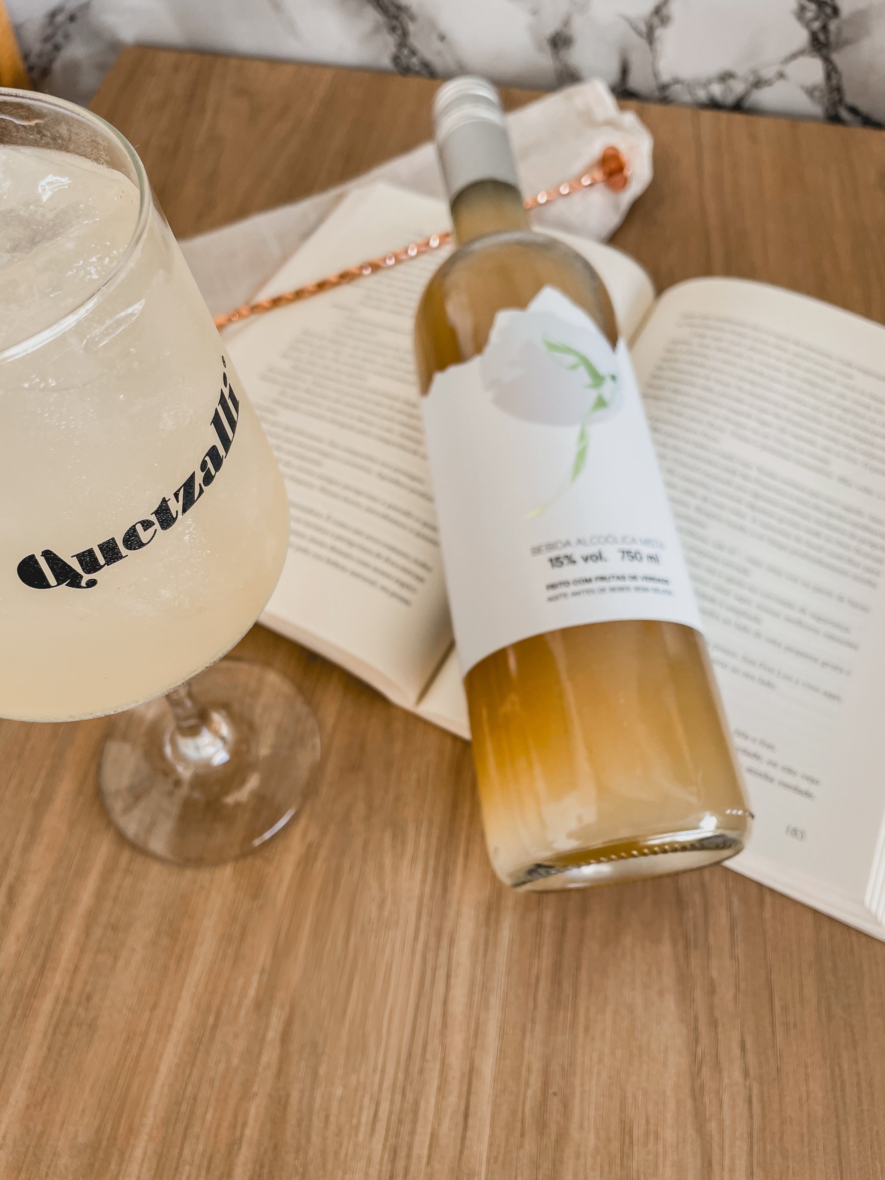 Quetzalli Drink - Cachaça com Cambuci e Abacaxi - Drink Pronto - 750 ml